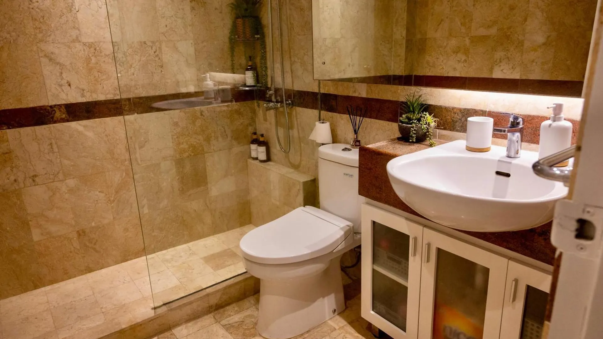 Bali Bliss Jayakarta Apartments سمينياك